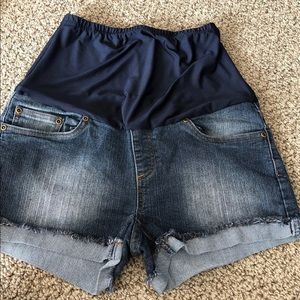 Maternity shorts
